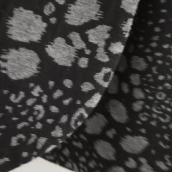 'NEW DIRECTIONS' Wrap skirt Cheetah print Size 10P NWOT - Picture 3 of 14